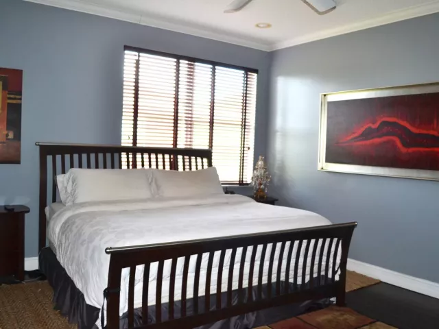 4-bedroom home for sale in Fort Lauderdale - 3775 SW 50th Street - MondialRealty