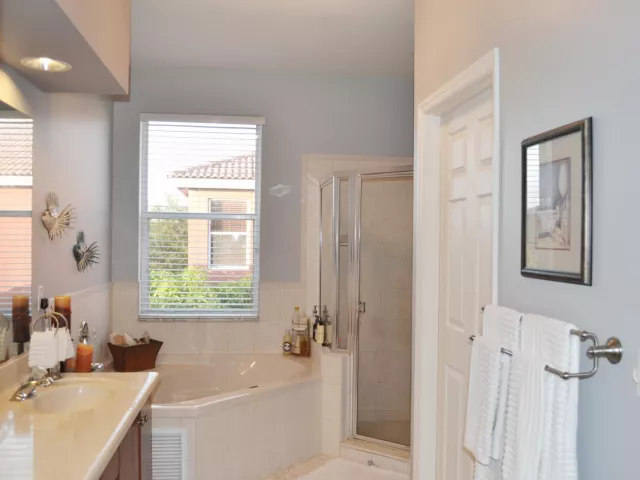 4-bedroom home for sale in Fort Lauderdale - 3775 SW 50th Street - MondialRealty