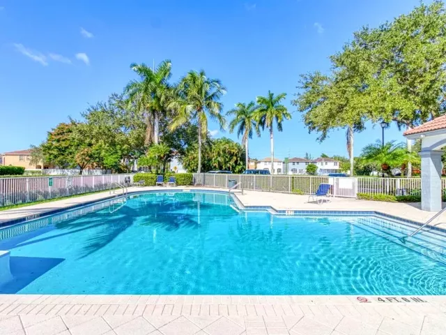 4-bedroom home for sale in Fort Lauderdale - 3775 SW 50th Street - MondialRealty