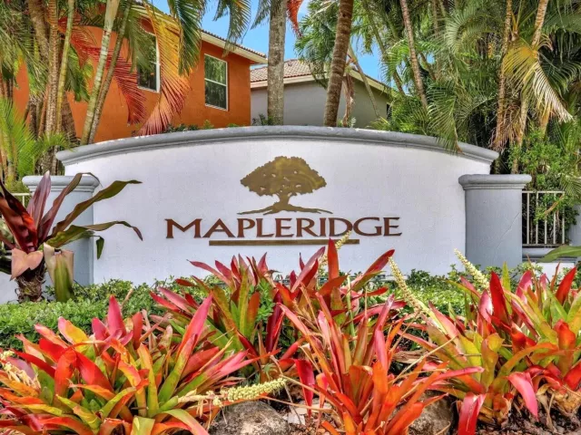 4-bedroom home for sale in Fort Lauderdale - 3775 SW 50th Street - MondialRealty
