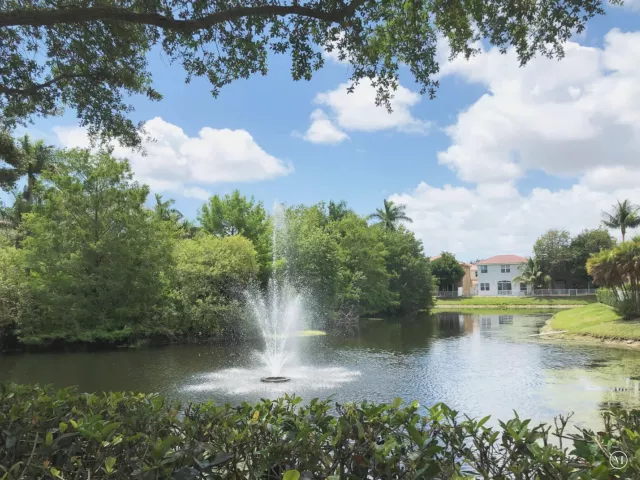 4-bedroom home for sale in Fort Lauderdale - 3775 SW 50th Street - MondialRealty