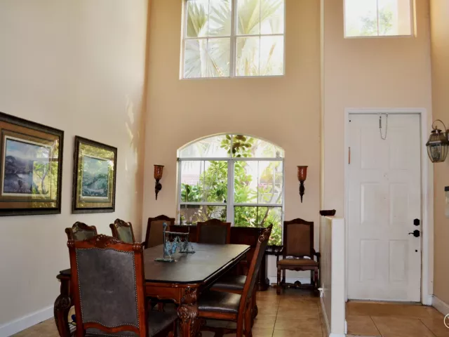 4-bedroom home for sale in Fort Lauderdale - 3775 SW 50th Street - MondialRealty