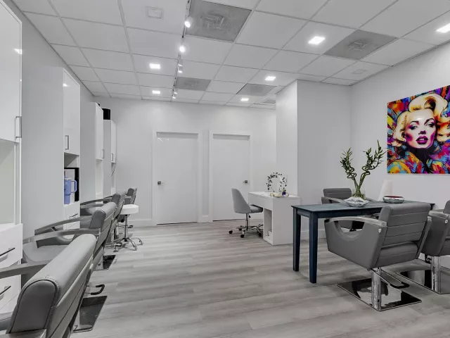 2-bedroom condo for sale in Hollywood - 2751 S Ocean Drive 602s - MondialRealty