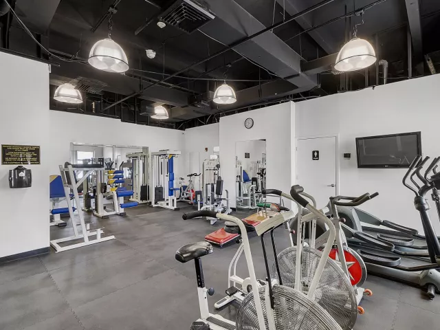 2-bedroom condo for sale in Hollywood - 2751 S Ocean Drive 602s - MondialRealty