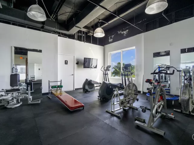 2-bedroom condo for sale in Hollywood - 2751 S Ocean Drive 602s - MondialRealty