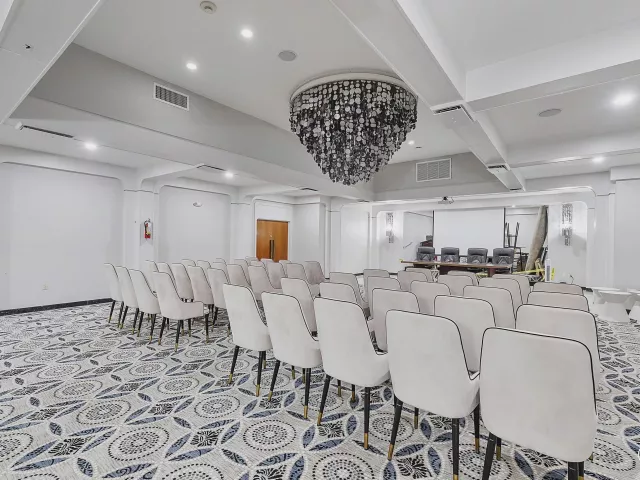 2-bedroom condo for sale in Hollywood - 2751 S Ocean Drive 602s - MondialRealty