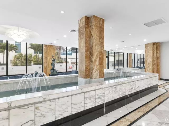 2-bedroom condo for sale in Hollywood - 2751 S Ocean Drive 602s - MondialRealty