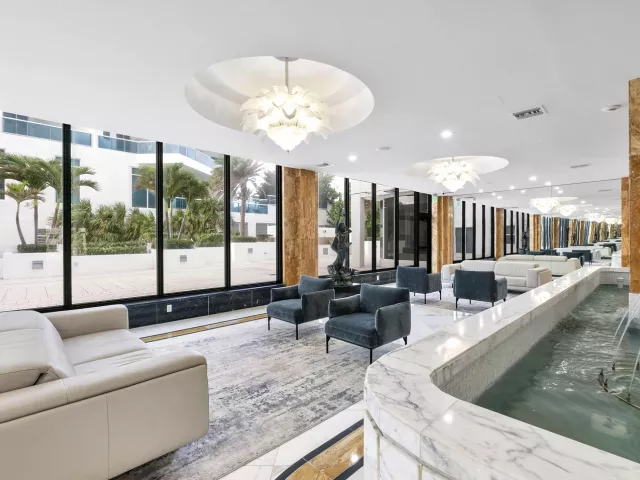 2-bedroom condo for sale in Hollywood - 2751 S Ocean Drive 602s - MondialRealty