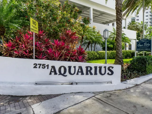 2-bedroom condo for sale in Hollywood - 2751 S Ocean Drive 602s - MondialRealty