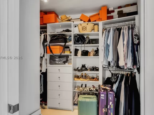 3-bedroom condo for rent in Miami - 2020 N Bayshore Dr 2603 - MondialRealty
