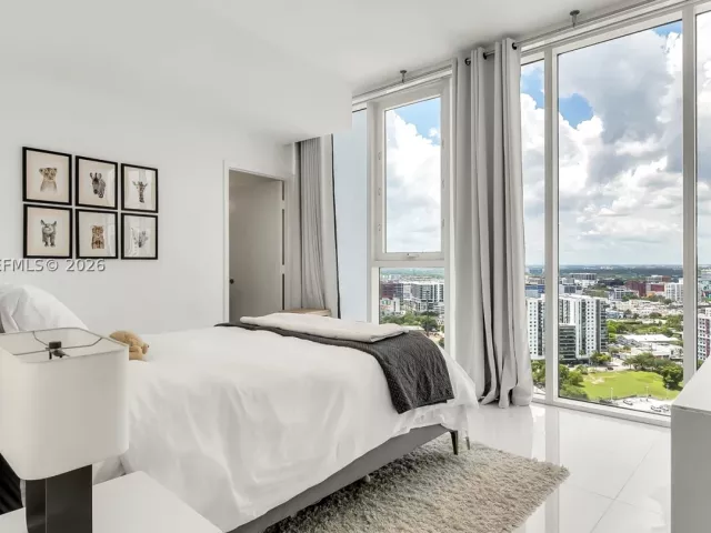 3-bedroom condo for rent in Miami - 2020 N Bayshore Dr 2603 - MondialRealty