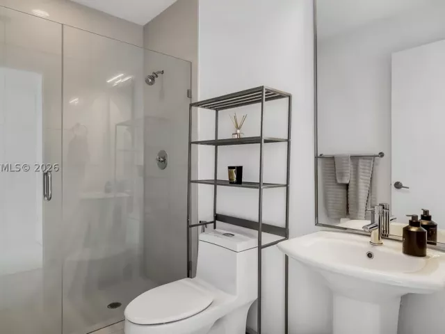 3-bedroom condo for rent in Miami - 2020 N Bayshore Dr 2603 - MondialRealty
