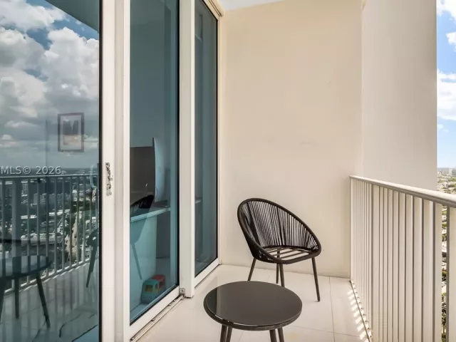 3-bedroom condo for rent in Miami - 2020 N Bayshore Dr 2603 - MondialRealty