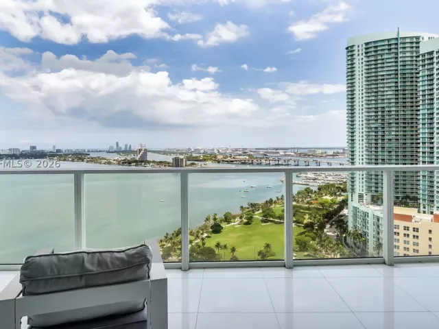 3-bedroom condo for rent in Miami - 2020 N Bayshore Dr 2603 - MondialRealty
