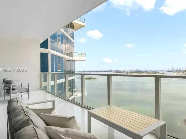 3-bedroom condo for rent in Miami - 2020 N Bayshore Dr 2603 - MondialRealty