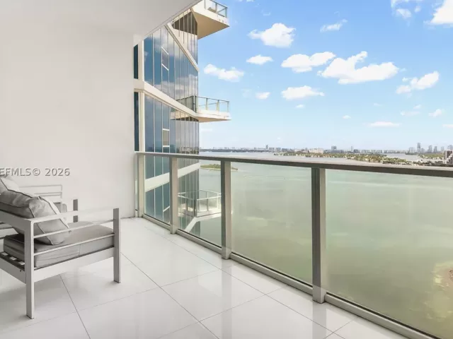 3-bedroom condo for rent in Miami - 2020 N Bayshore Dr 2603 - MondialRealty