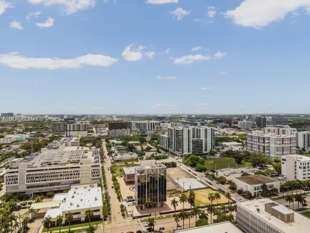 3-bedroom condo for rent in Miami - 2020 N Bayshore Dr 2603 - MondialRealty