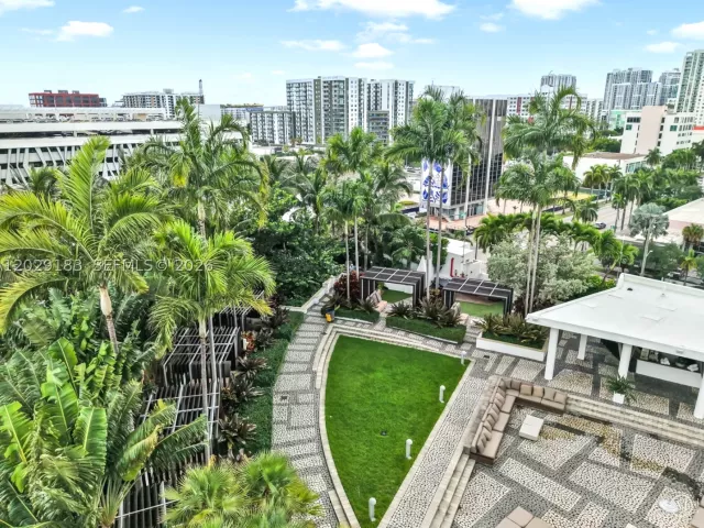 3-bedroom condo for rent in Miami - 2020 N Bayshore Dr 2603 - MondialRealty