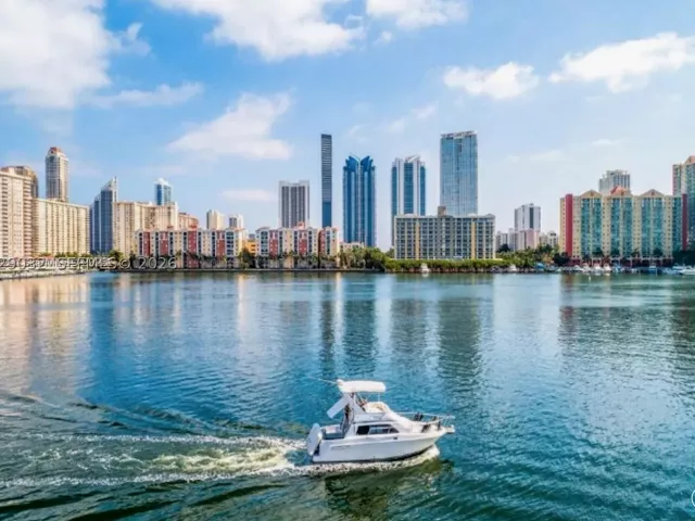 3-bedroom home for rent in North Miami Beach - 3870 NE 168th St 2 - MondialRealty