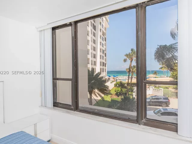 2-bedroom condo for rent in Hollywood - 3505 S Ocean Dr 221 - MondialRealty
