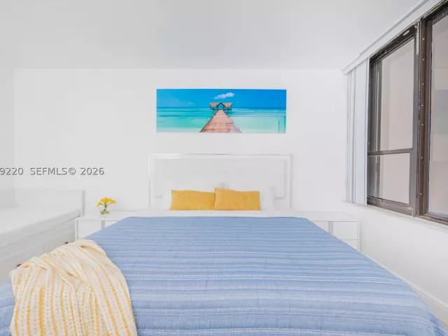2-bedroom condo for rent in Hollywood - 3505 S Ocean Dr 221 - MondialRealty
