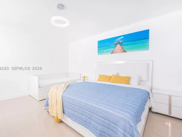 2-bedroom condo for rent in Hollywood - 3505 S Ocean Dr 221 - MondialRealty