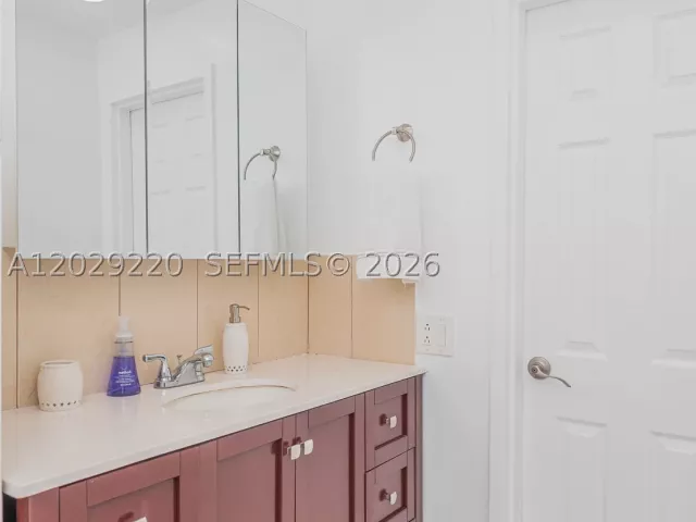 2-bedroom condo for rent in Hollywood - 3505 S Ocean Dr 221 - MondialRealty