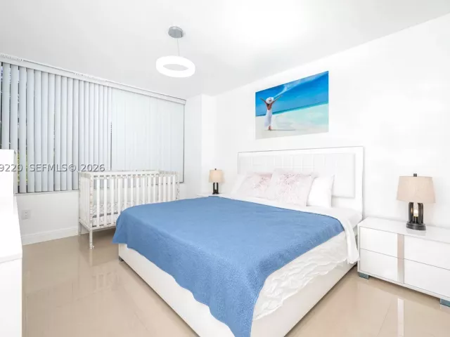 2-bedroom condo for rent in Hollywood - 3505 S Ocean Dr 221 - MondialRealty