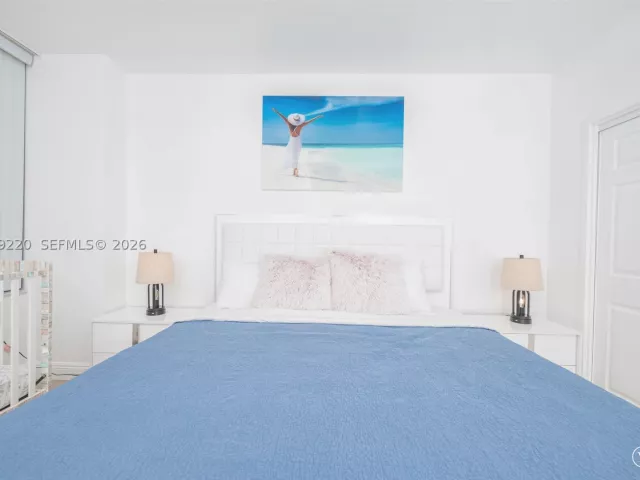 2-bedroom condo for rent in Hollywood - 3505 S Ocean Dr 221 - MondialRealty