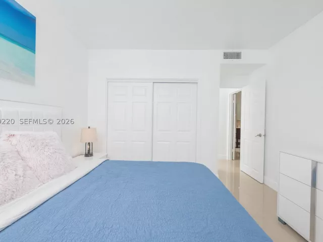 2-bedroom condo for rent in Hollywood - 3505 S Ocean Dr 221 - MondialRealty