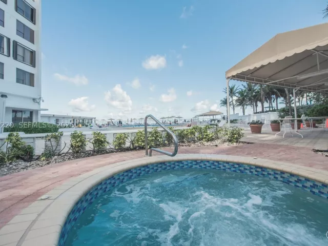 2-bedroom condo for rent in Hollywood - 3505 S Ocean Dr 221 - MondialRealty