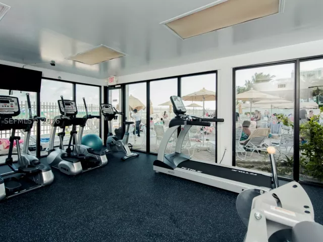 2-bedroom condo for rent in Hollywood - 3505 S Ocean Dr 221 - MondialRealty