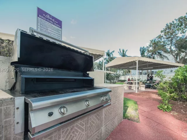 2-bedroom condo for rent in Hollywood - 3505 S Ocean Dr 221 - MondialRealty