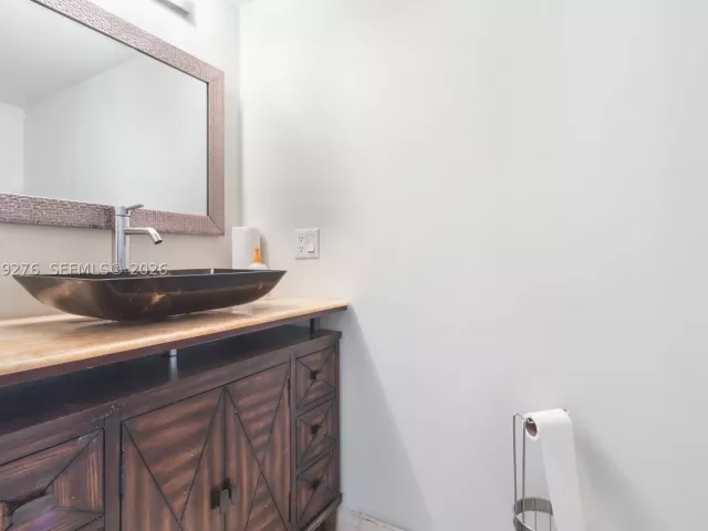 2-bedroom condo for sale in Miami - 1717 N Bayshore Dr A-2837 - MondialRealty