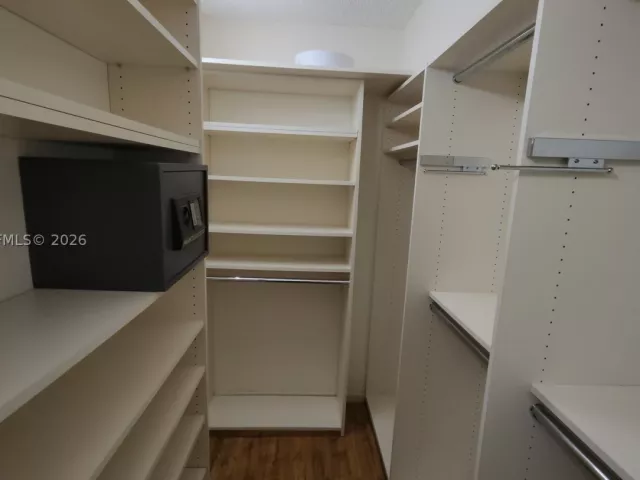 2-bedroom condo for sale in Miami Beach - 5900 Collins Ave 404 - MondialRealty