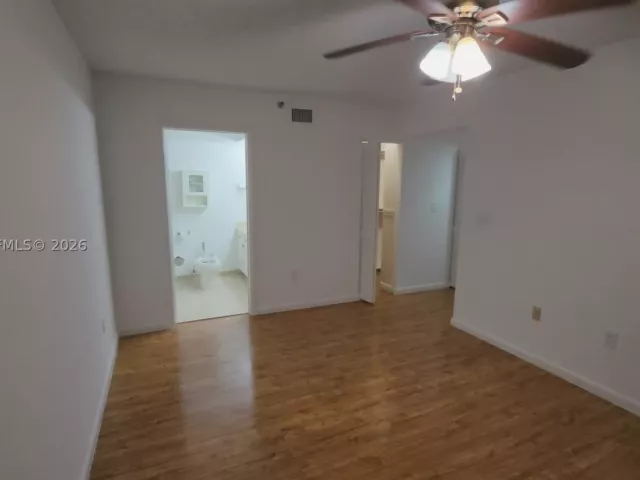 2-bedroom condo for sale in Miami Beach - 5900 Collins Ave 404 - MondialRealty