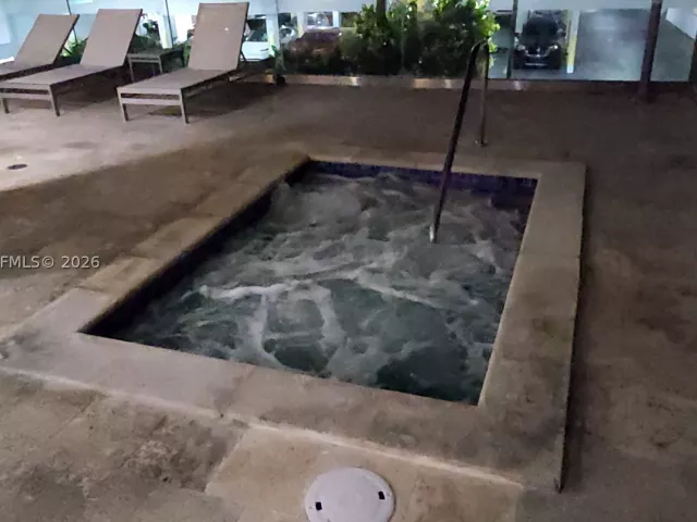 2-bedroom condo for sale in Miami Beach - 5900 Collins Ave 404 - MondialRealty