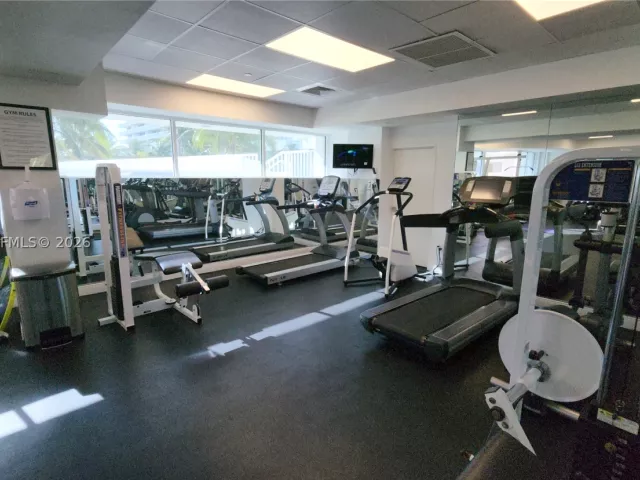 2-bedroom condo for sale in Miami Beach - 5900 Collins Ave 404 - MondialRealty