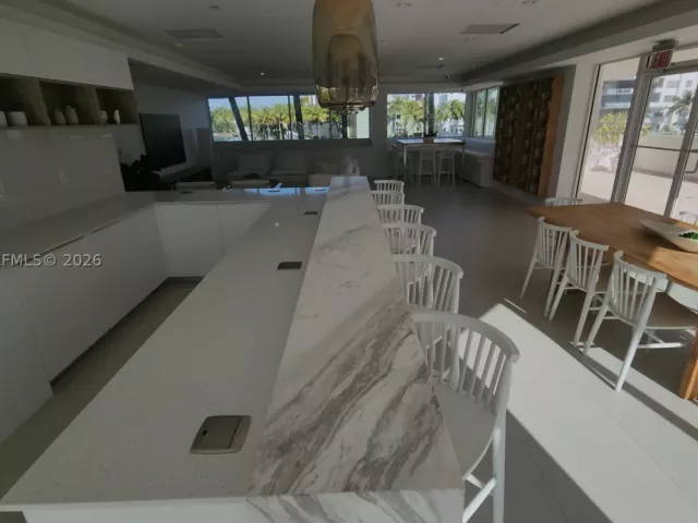 2-bedroom condo for sale in Miami Beach - 5900 Collins Ave 404 - MondialRealty