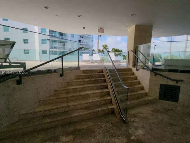 2-bedroom condo for sale in Miami Beach - 5900 Collins Ave 404 - MondialRealty