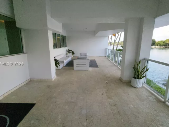 2-bedroom condo for sale in Miami Beach - 5900 Collins Ave 404 - MondialRealty
