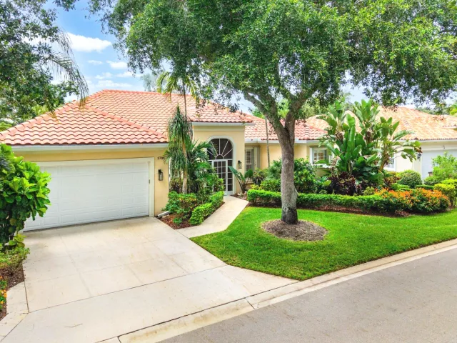 4-bedroom home for sale in West Palm Beach - 2785 Hancock Creek Road - MondialRealty