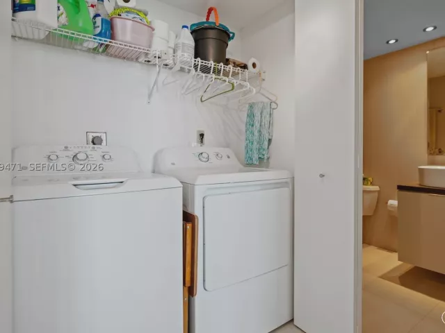 2-bedroom condo for rent in Surfside - 9455 Collins Ave 1208 - MondialRealty