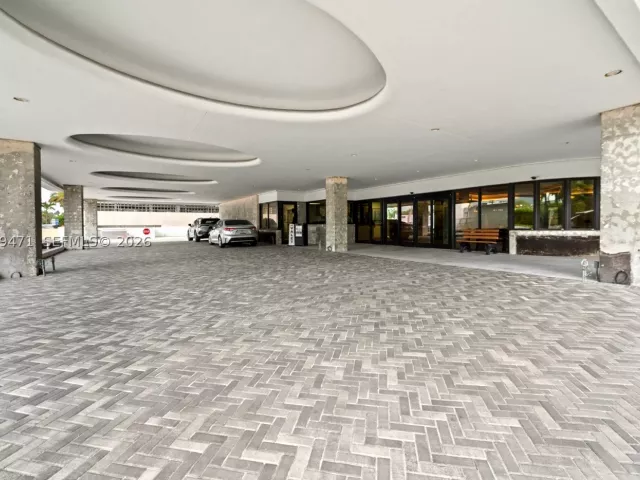 2-bedroom condo for rent in Surfside - 9455 Collins Ave 1208 - MondialRealty