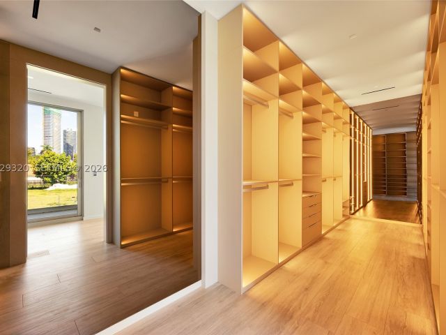 6-bedroom home for sale in Miami - 2100 S Miami Ave - MondialRealty