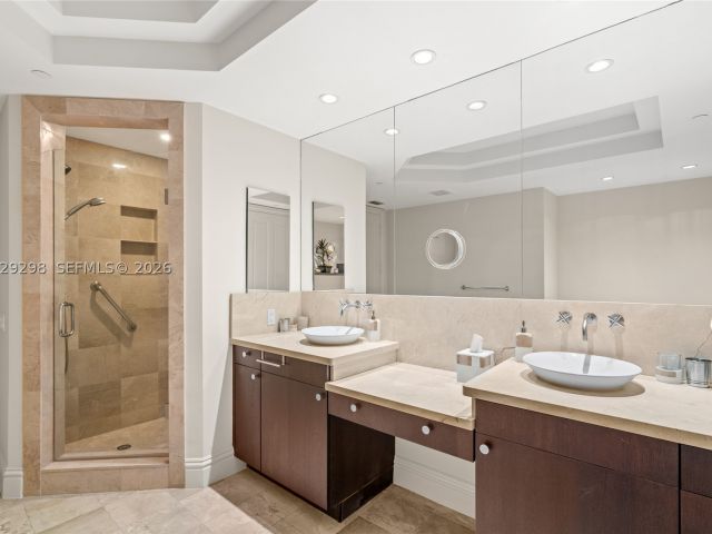 2-bedroom condo for sale in Bal Harbour - 10295 Collins Ave 1606 - MondialRealty