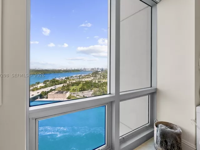 2-bedroom condo for sale in Bal Harbour - 10295 Collins Ave 1606 - MondialRealty