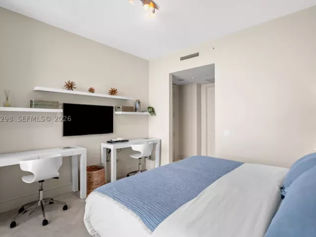 2-bedroom condo for sale in Bal Harbour - 10295 Collins Ave 1606 - MondialRealty