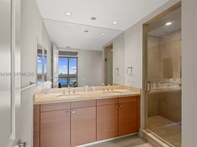 2-bedroom condo for sale in Bal Harbour - 10295 Collins Ave 1606 - MondialRealty