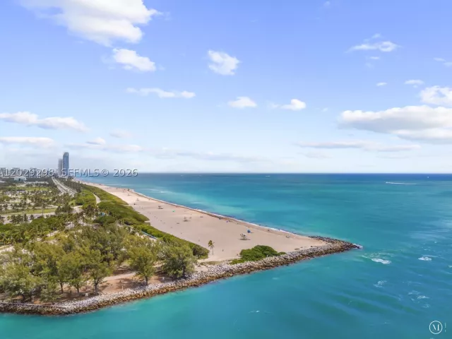 2-bedroom condo for sale in Bal Harbour - 10295 Collins Ave 1606 - MondialRealty